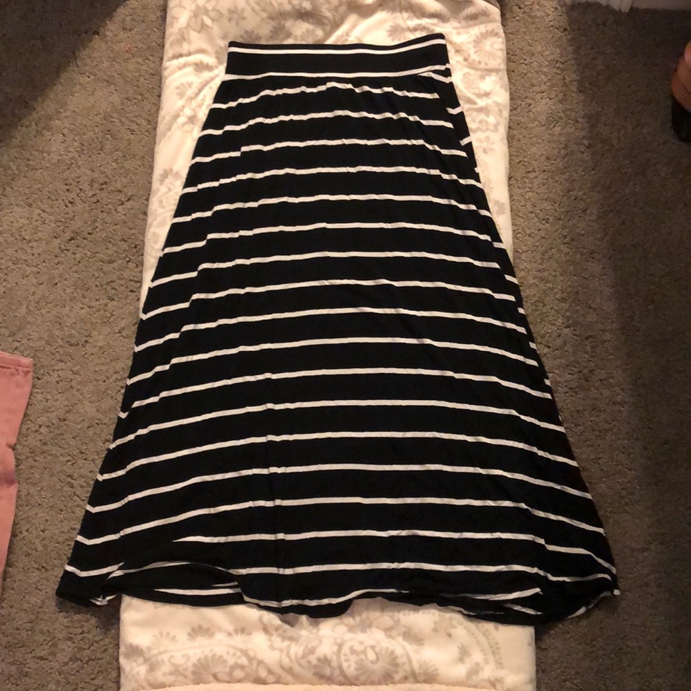 Black and White Stripes Long Skirt